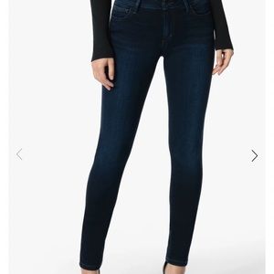 Joe’s flawless “the honey” curvy skinny jean
